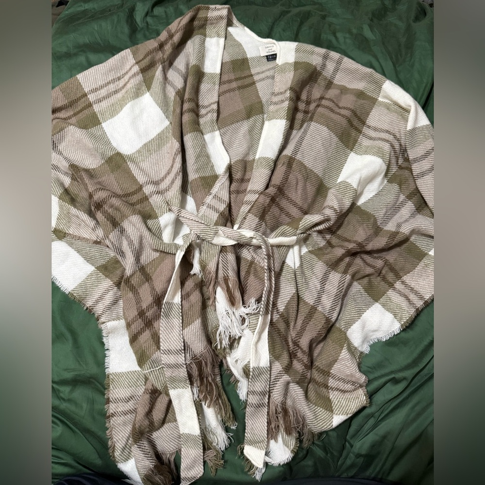 David and Young Beige Cream Plaid Knit Poncho Wrap with Fringe